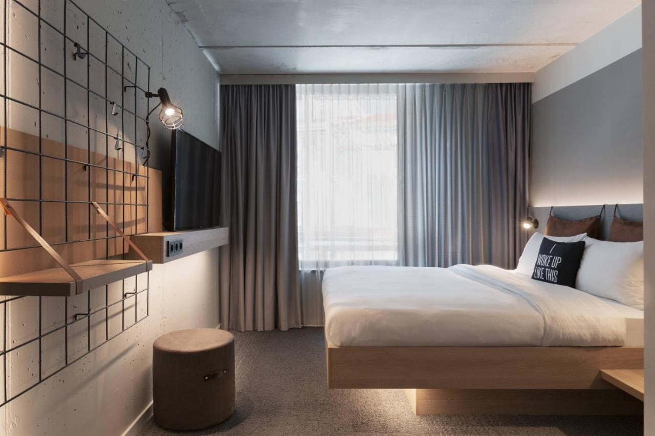 Moxy Frankfurt Center 3*