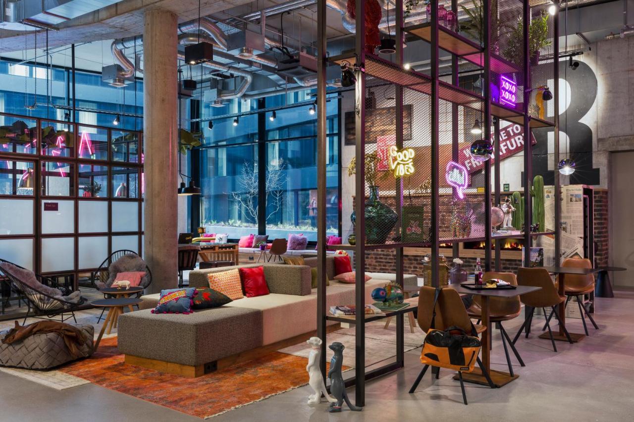 Moxy Frankfurt Center Hotel 3*